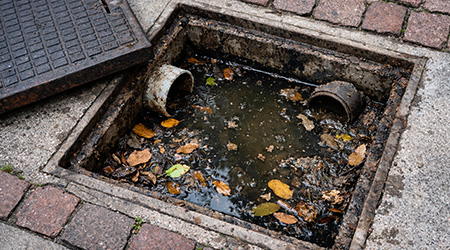 Pozzetto condominiale intasato